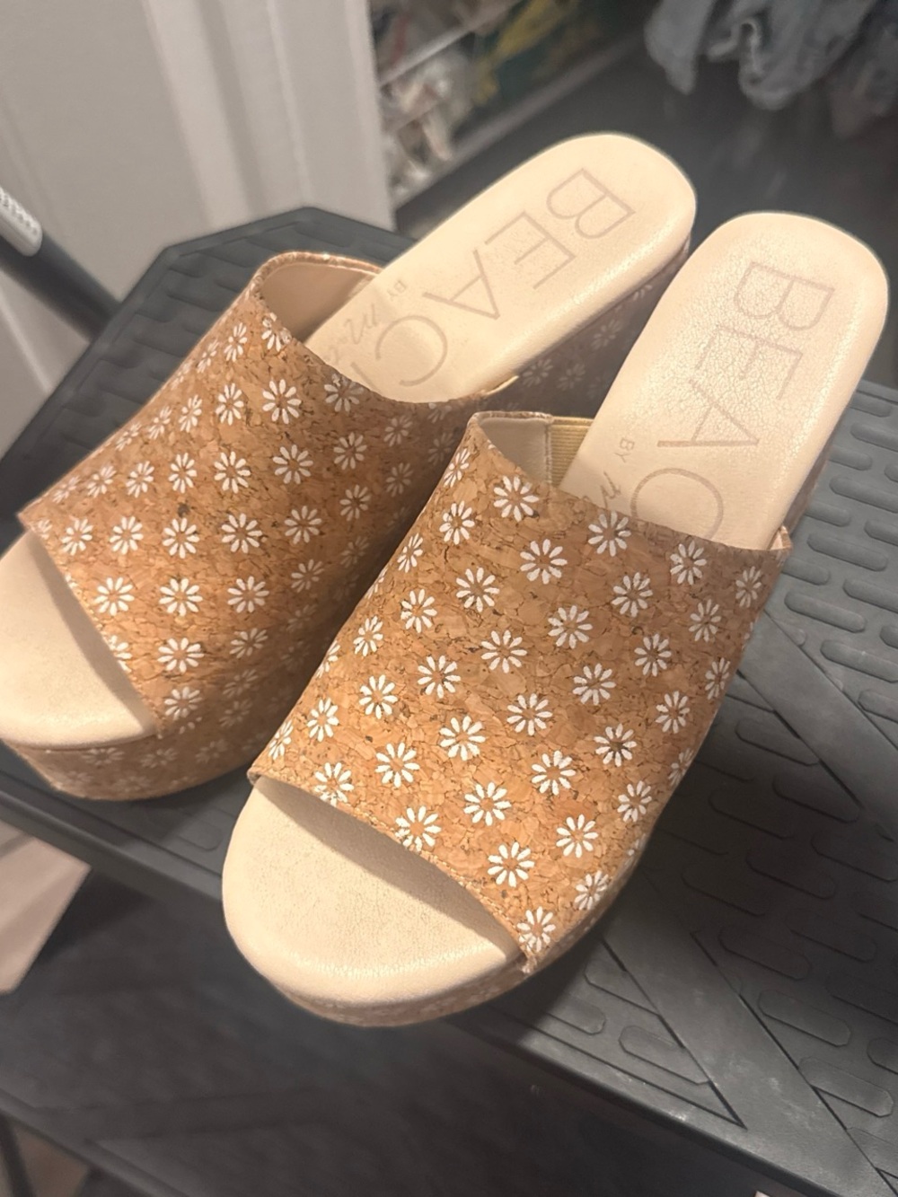 Beacon Floral Tan Wedge Slide